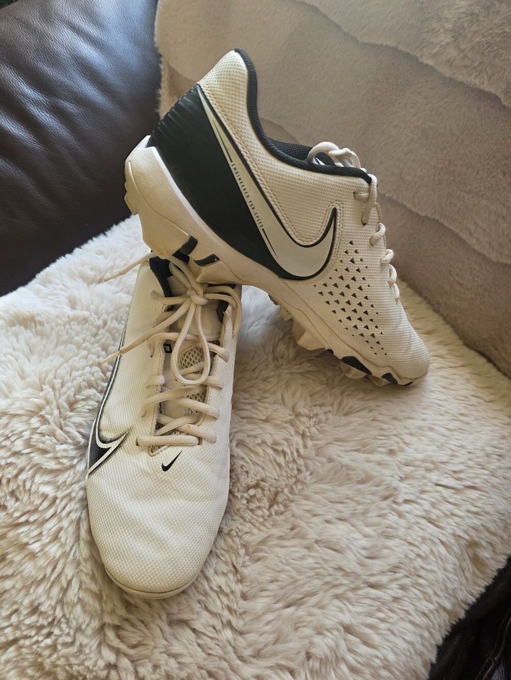 Nike  Vapor Men’s White and Black Athletic Cleats - Swoosh Detail Size 11